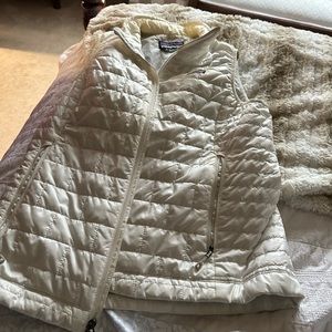 Womens Patagonia down vest size large